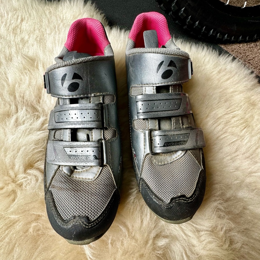 Bontrager evoke dlx inform Silver and Pink MTB cycling shoes 384g